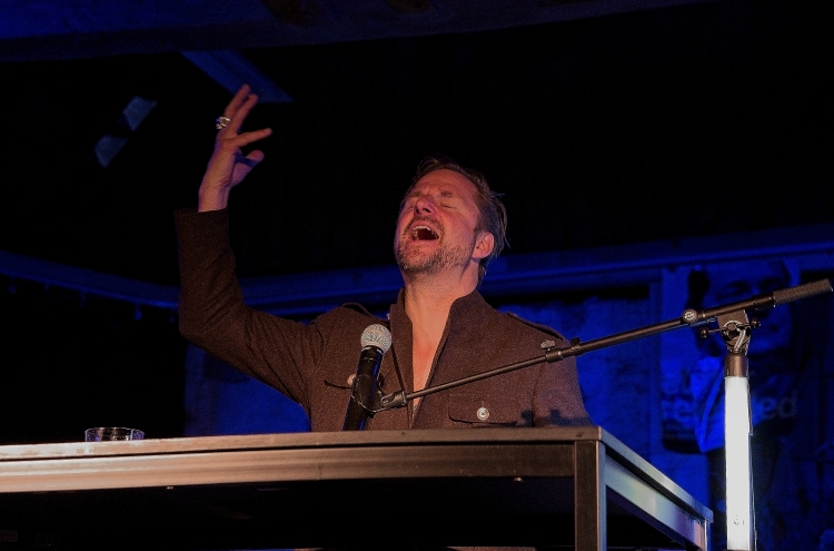 004 Philipp Hochmair (Schauspieler) .jpg